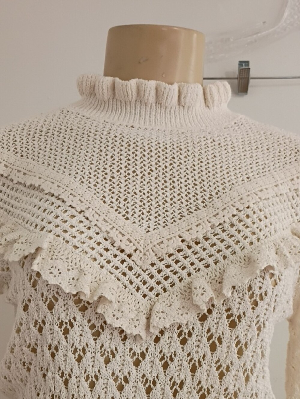 Zara Cream Crochet Ruffle Turtleneck Sweater - Picture 3 of 7